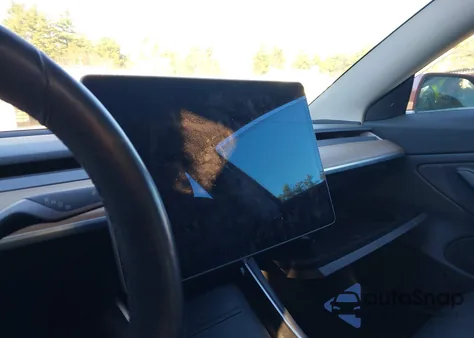 2018 Tesla Model 3 Long Range/Performance from USA, damaged, VIN 5YJ3E1EB1JF114817